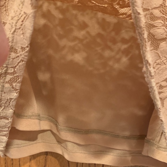 Kate Hill - Lacy tan shell - Picture 3 of 4